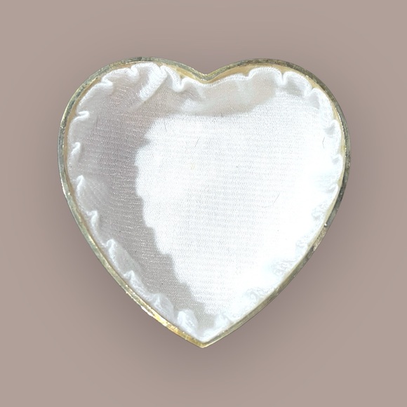 Vintage Silver Plated Heart Trinket Box with Gold Bow - Picture 7 of 13